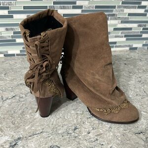 Suede boots